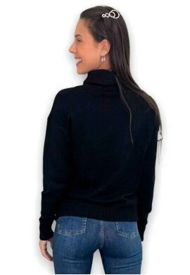 BLUSA DE LÂ GOLA ALTA DETALHADA  COSH JEANS - Preto
