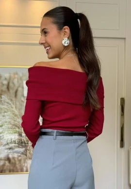 BLUSA OMBRO A OMBRO CARINE - COSH JEANS - Bordo