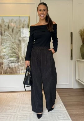 BLUSA OMBRO A OMBRO CARINE - COSH JEANS - Preto