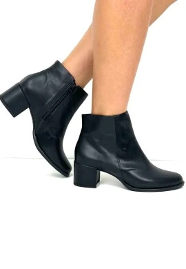 BOTA LISA CANO CURTO FEMININA  COSH JEANS - Preto