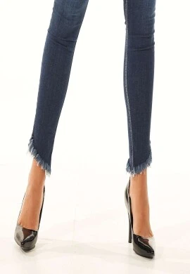 CALÇA JEANS SKINNY COM ELASTANO - Jeans