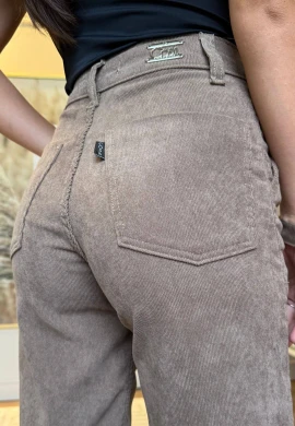 CALÇA FEMININA VELUDO SOFIA - COSH JEANS - Marrom