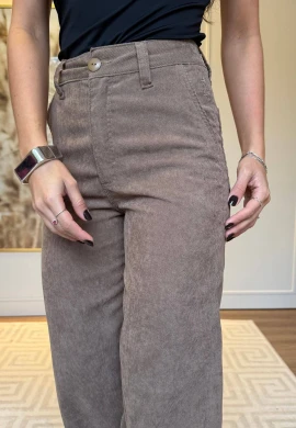 CALÇA FEMININA VELUDO SOFIA - COSH JEANS - Marrom