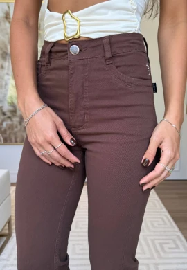 CALÇA FLARE BRENDA - COSH JEANS - Marrom