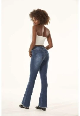 CALÇA FLARE RECORTE NA BARRA COM ELASTANO - Jeans