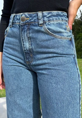 Calça Jeans Feminino Wide Leg Empina Bumbum Nanda - Jeans medio