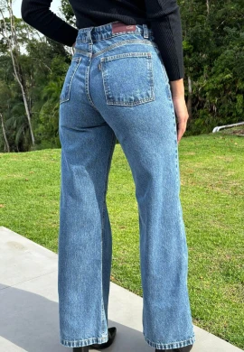 Calça Jeans Feminino Wide Leg Empina Bumbum Nanda - Jeans medio
