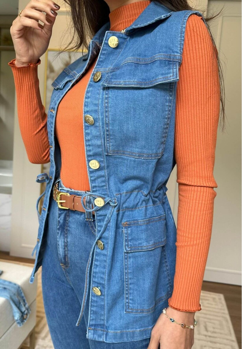 Macacao pantacourt com colete sales jeans