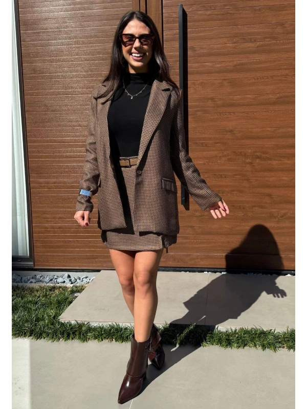 CONJUNTO BLAZER E SAIA - COSH JEANS - Marrom