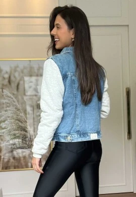 JAQUETA JEANS PELUCIADA COM MANGAS MOLETOM  COSH JEANS - Jeans