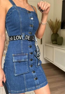 VESTIDO JEANS STONADO FEMININO COM BOTÃO FRONTAL - COSH JEANS - Jeans